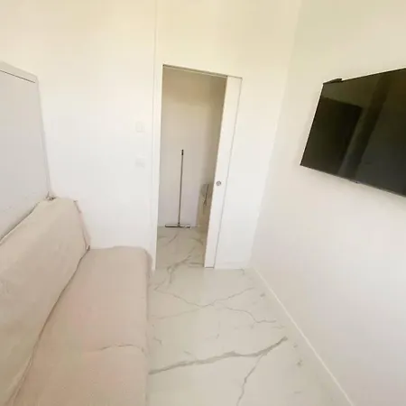 2p Idealement Place Les Pins Apartment